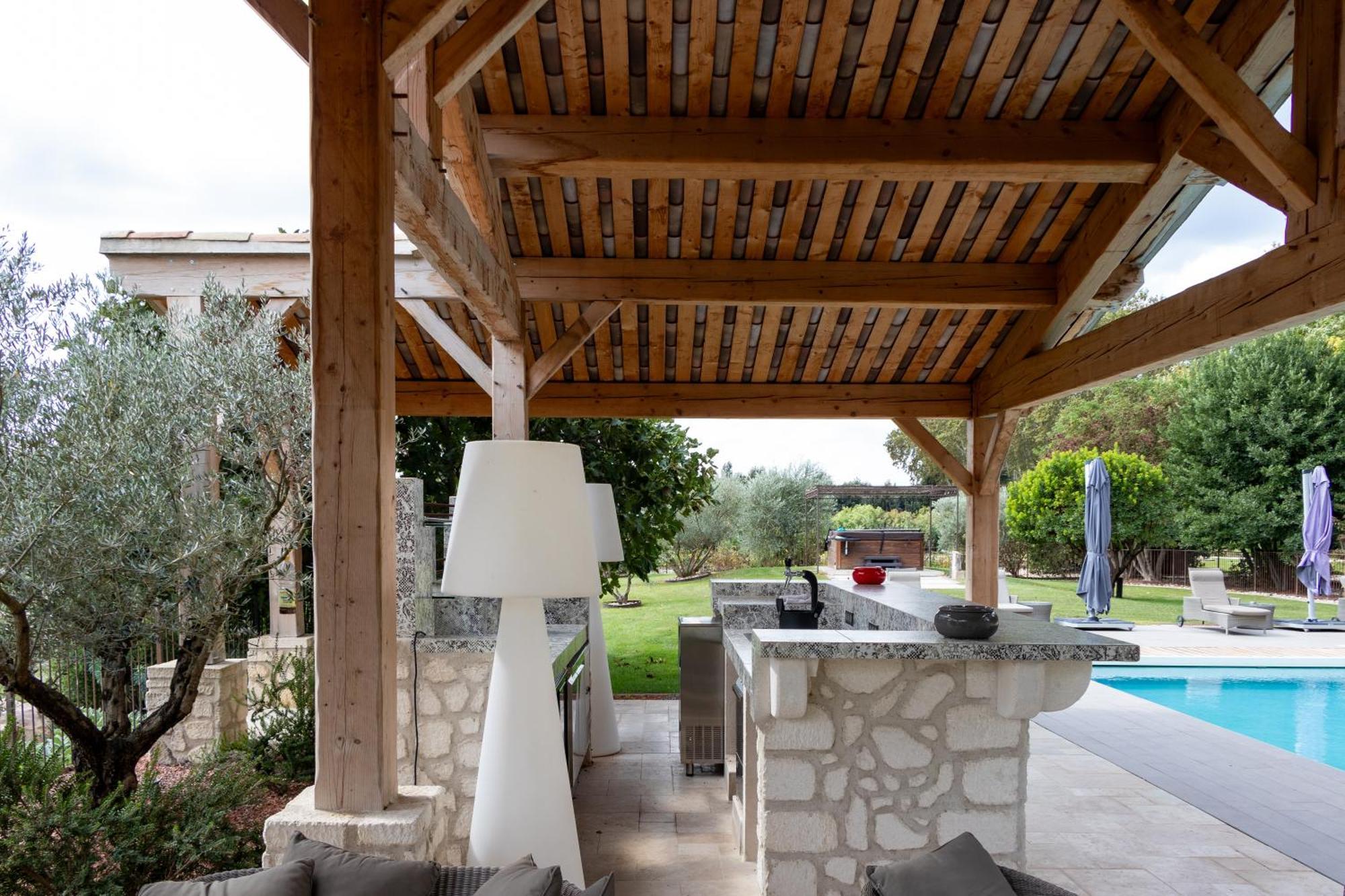 Mas Le 7 Bed & Breakfast Saint-Andiol ภายนอก รูปภาพ